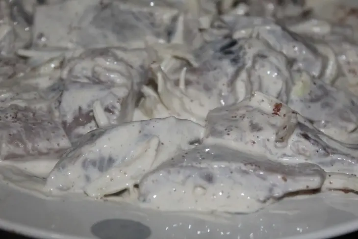 Закуска из сельди "провансаль" и картофель по-карибски с соляной корочкой: шаг 9