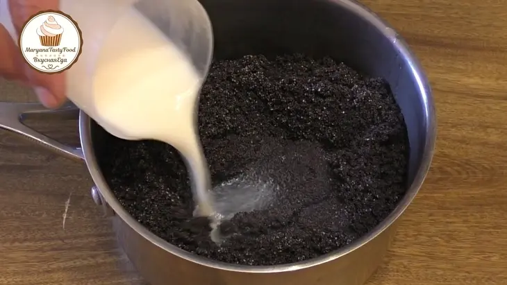 Домашний сдобный дрожжевой маковый рулет: шаг 2