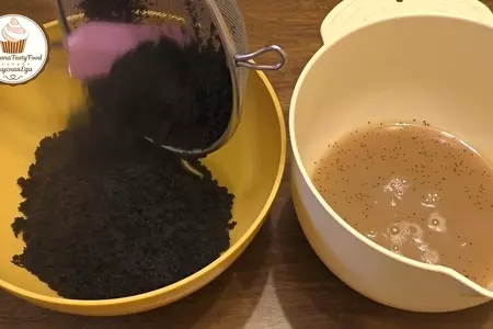 Домашний сдобный дрожжевой маковый рулет: шаг 3