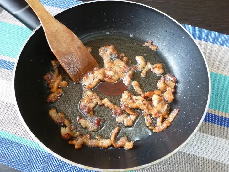 Запеченная картошка с чесноком и шкварками: шаг 5