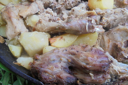 Запеченный кролик с картофелем на горчичном маринаде махеев: шаг 7