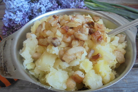 Картофельная толченка с луком и салом: шаг 9
