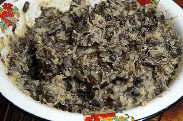Пирожки с папоротником и картофельным пюре: шаг 6