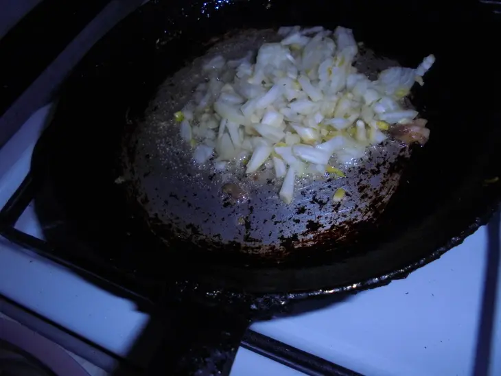 Макароны с тушенкой: шаг 4