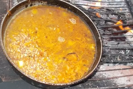 Греча с копчеными купатами: шаг 4