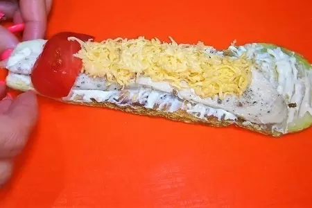 Рулеты из кабачков с курицей на шпажках.: шаг 6