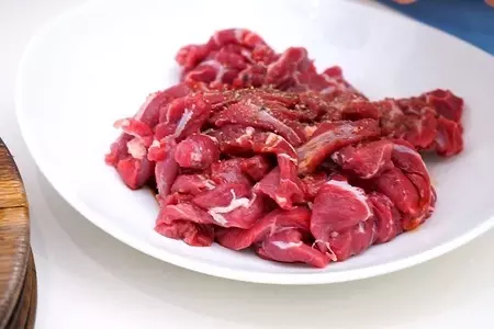 Салат с говядиной и овощами: шаг 1