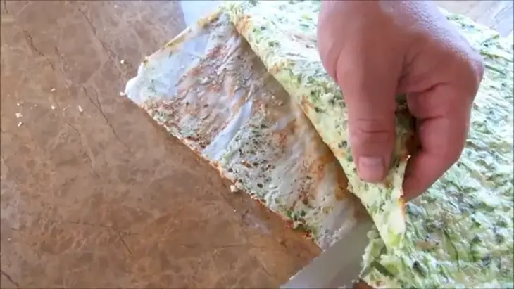 Рулет из кабачка с ветчиной и сыром: шаг 5