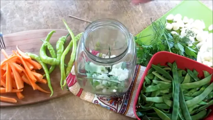 Соленья по-турецки. вкусные овощи туршу  #летовбанке: шаг 4
