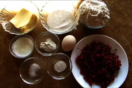 Вкусное печенье с ягодой за 5 минут: шаг 1