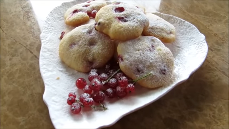 Вкусное печенье с ягодой за 5 минут: шаг 5