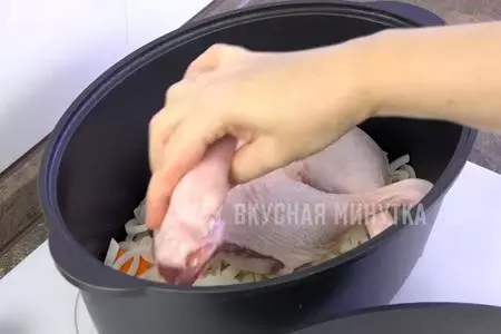 Два блюда в одном! уточка с луковыми рулетиками!: шаг 1