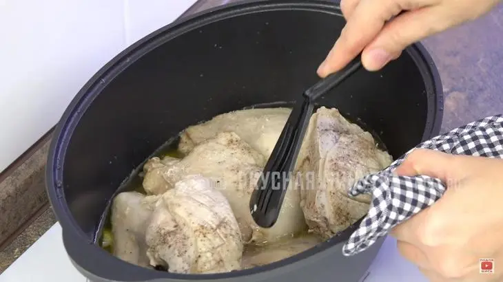 Два блюда в одном! уточка с луковыми рулетиками!: шаг 2