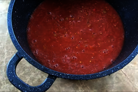 Острый перец в томатном соусе (зимой на вес золота) : шаг 3