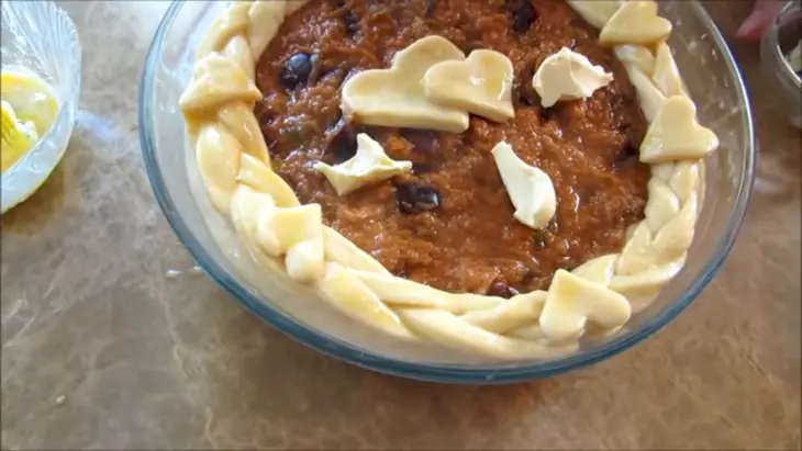 Удивительно вкусный пирог со сливой и яблоком на дрожжевом тесте: шаг 6