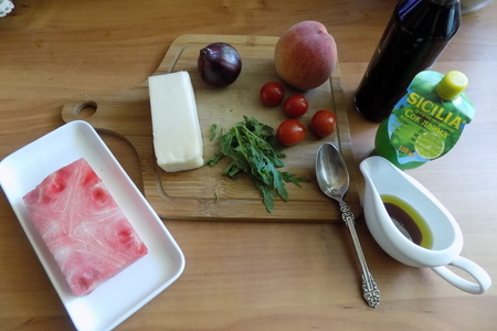 Арбузный салат.: шаг 1