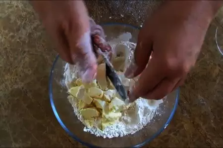 Пирог с сердечками и грибами: шаг 1