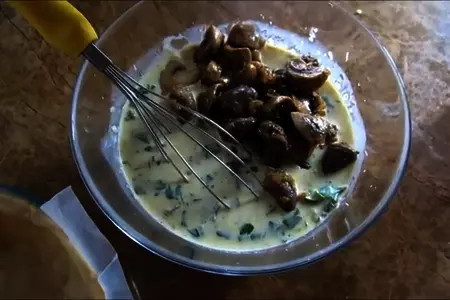 Пирог с сердечками и грибами: шаг 4