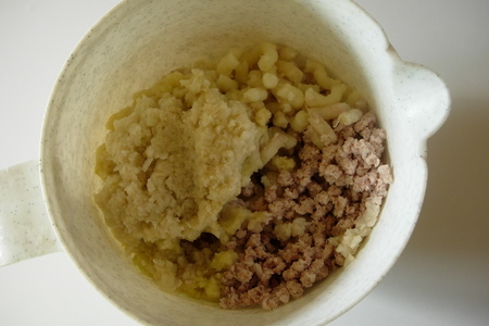 Картофельно-куриное суфле с пикантным соусом.: шаг 2