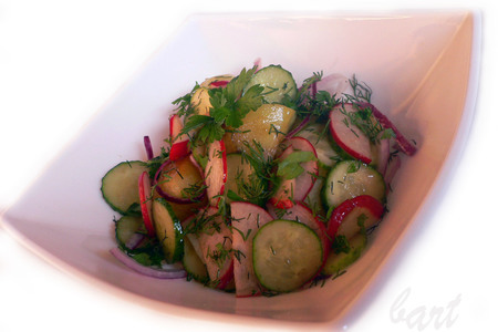 Салат картофельный с редисом и огурцами.: шаг 2