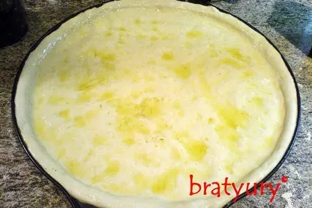 Pizza tre formaggi e due pancetta (пицца с тремя сырами и двумя беконами): шаг 1