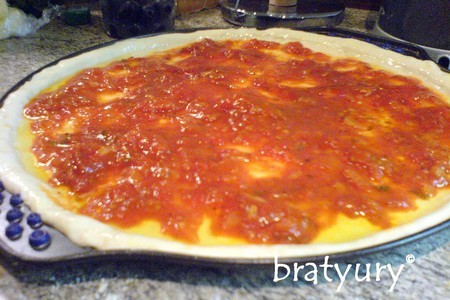 Pizza tre formaggi e due pancetta (пицца с тремя сырами и двумя беконами): шаг 2