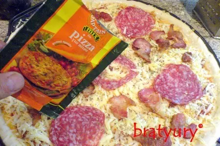 Pizza tre formaggi e due pancetta (пицца с тремя сырами и двумя беконами): шаг 5