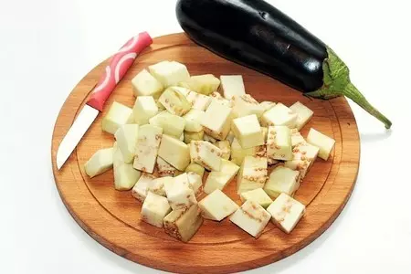 Котлеты из баклажанов с острым соусом: шаг 1