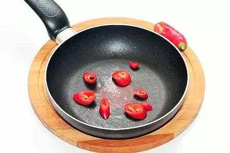 Котлеты из баклажанов с острым соусом: шаг 5