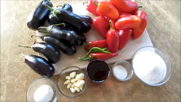 Ела бы каждый день - настолько это вкусно! баклажаны с перцем в маринаде: шаг 1