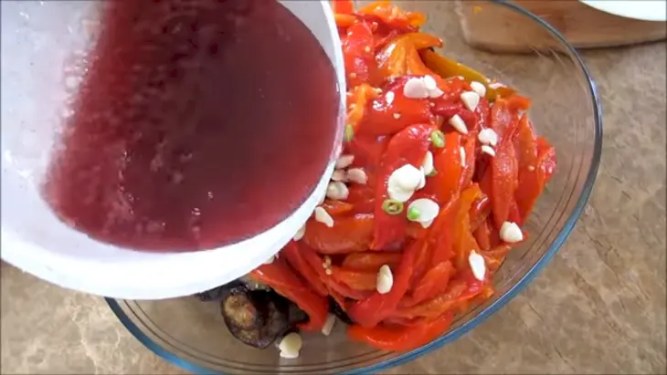 Ела бы каждый день - настолько это вкусно! баклажаны с перцем в маринаде: шаг 7