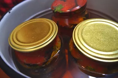 Салат из баклажанов на зиму: шаг 9