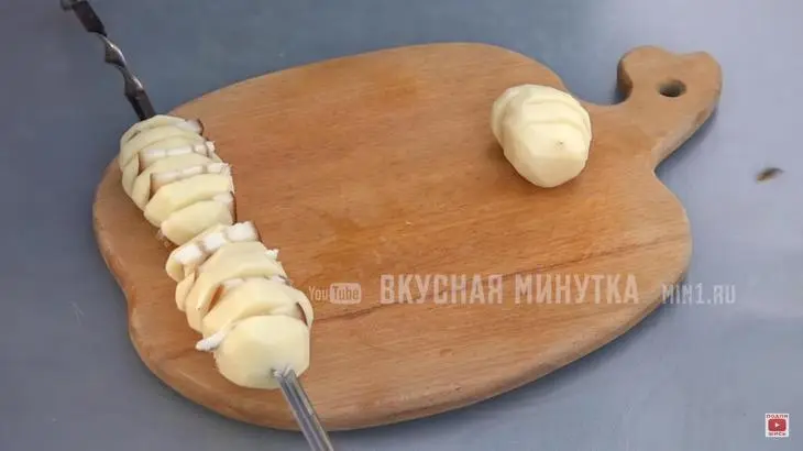 Печеный картофель на углях: шаг 2