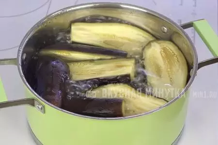 Закуска сентября – фаршированные баклажаны!: шаг 1