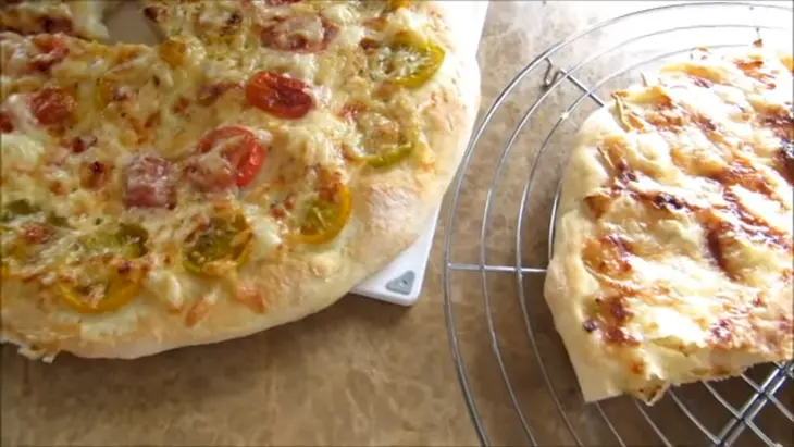 Манка, яблоки и помидоры - фантастически вкусно! закусочные лепешки с сыром!: шаг 8