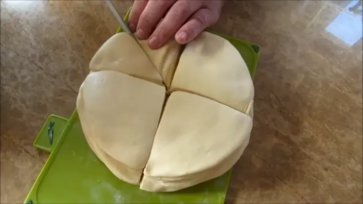 Стоит только полить тесто содой и результат вас удивит! вкусные слоенки!: шаг 6
