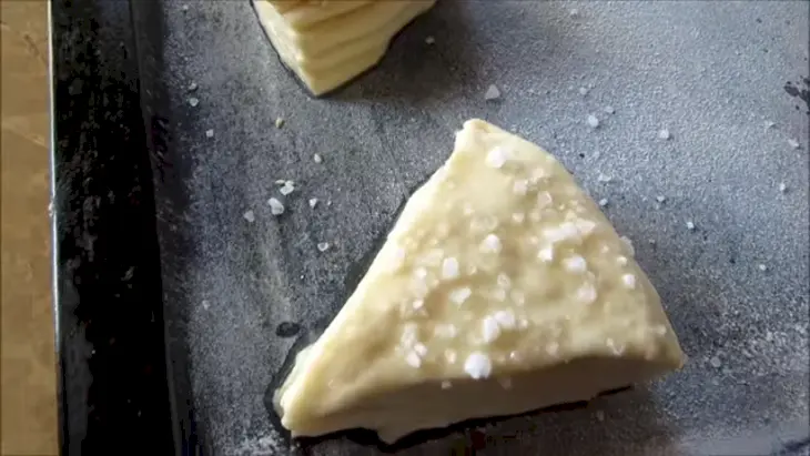 Стоит только полить тесто содой и результат вас удивит! вкусные слоенки!: шаг 8