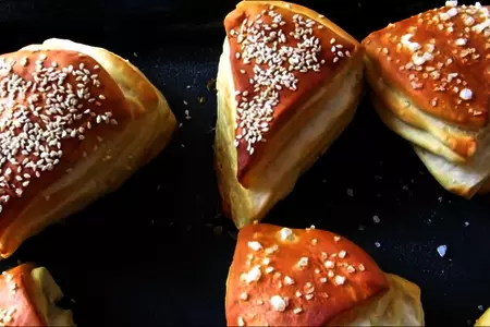 Стоит только полить тесто содой и результат вас удивит! вкусные слоенки!: шаг 9
