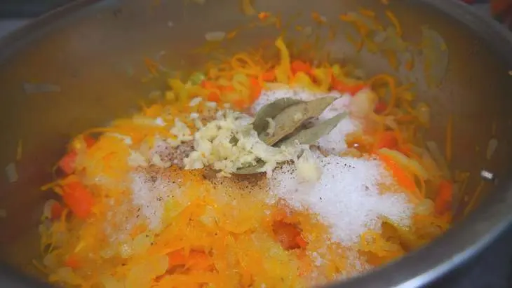 Салат из кабачков с помидорами на зиму: шаг 6