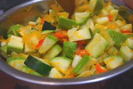 Салат из кабачков с помидорами на зиму: шаг 7