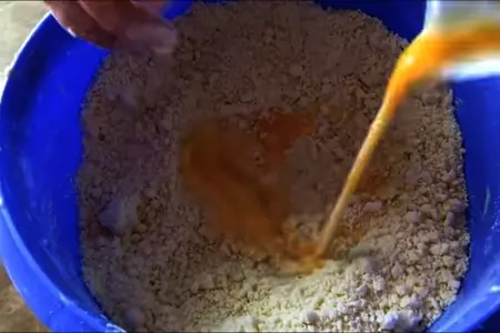 Эта вкуснятина исчезает со стола за минуту / пирожки с яблоками и карамелью: шаг 3