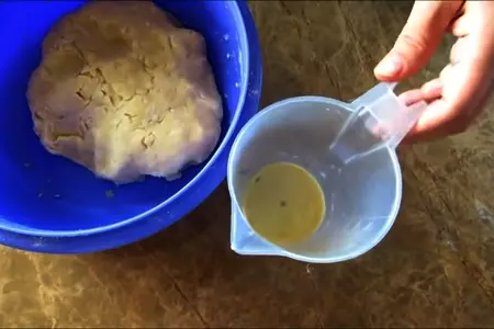 Эта вкуснятина исчезает со стола за минуту / пирожки с яблоками и карамелью: шаг 4