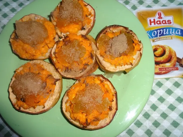 Яблоки, запечённые с морковью и изюмом: шаг 6