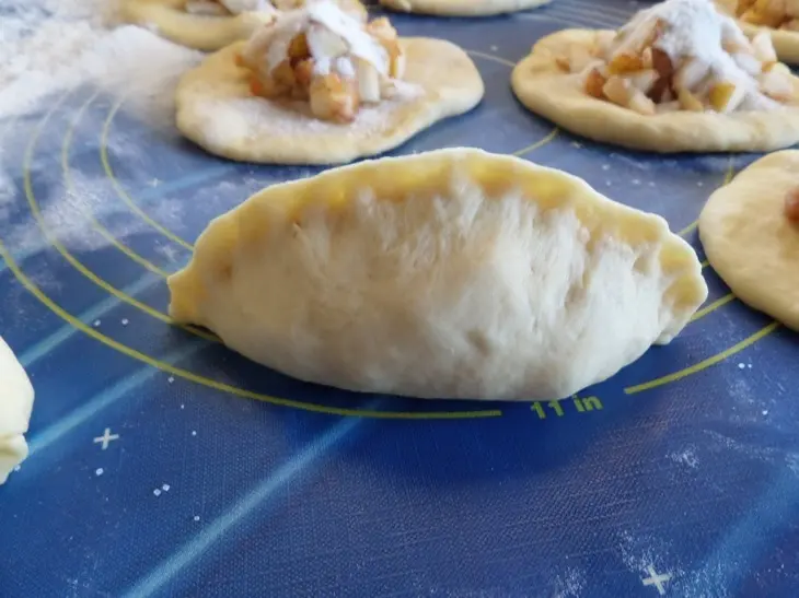 Пирожки с грушами: шаг 12