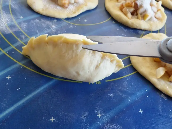 Пирожки с грушами: шаг 13