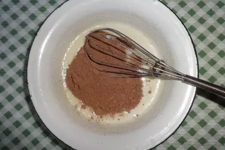 Быстрый шоколадный мини-торт с орехами: шаг 2