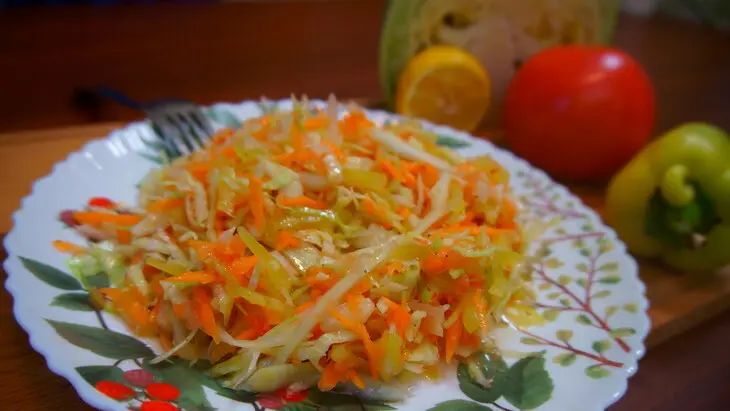 Лимонный салатик из свежей белокочанной капусты: шаг 9