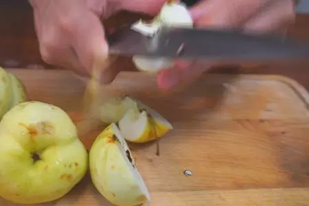 Пикантная курица запеченная с томатами и фруктами: шаг 4