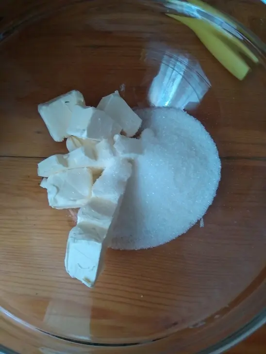 Сливовый пирог: шаг 1