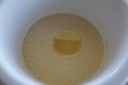 Ванильные блинчики с малиной и взбитыми сливками: шаг 6
